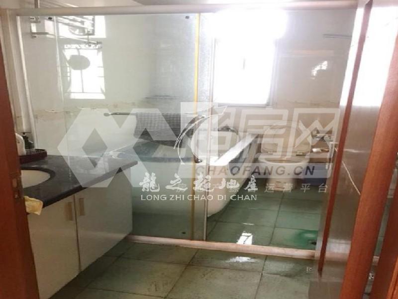 金碧新城二手房厨房及卫生间