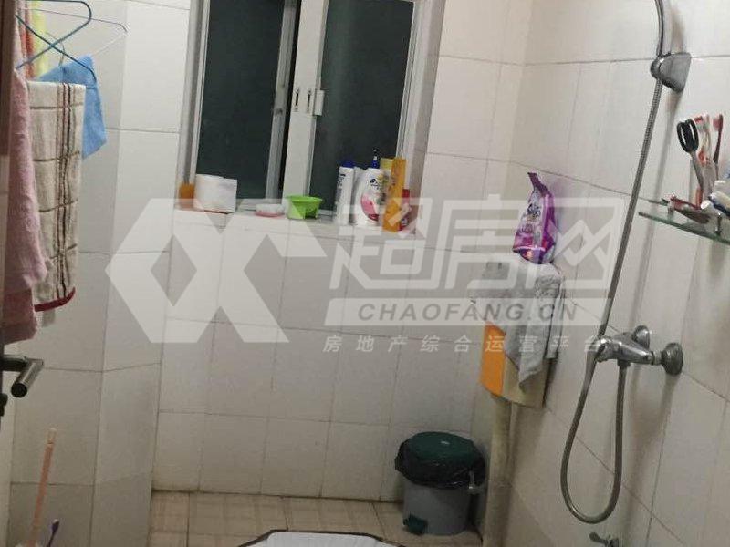 嘉琦豪庭二手房厨房及卫生间