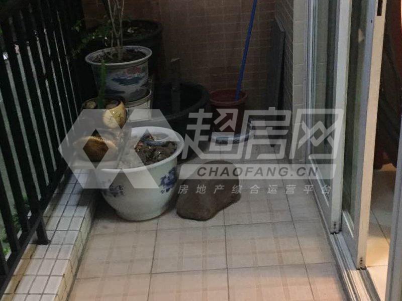 嘉琦豪庭二手房阳台