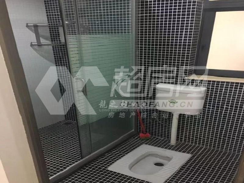 御峰国际二手房厨房及卫生间