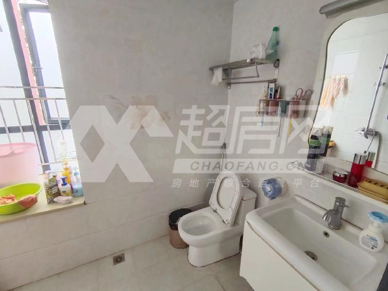 凯茵花园二手房厨房及卫生间