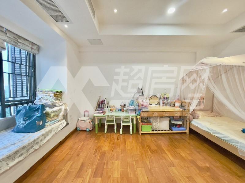 嘉信帝苑二手房卧室