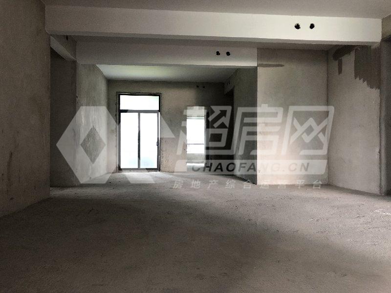 美的广场二手房客厅
