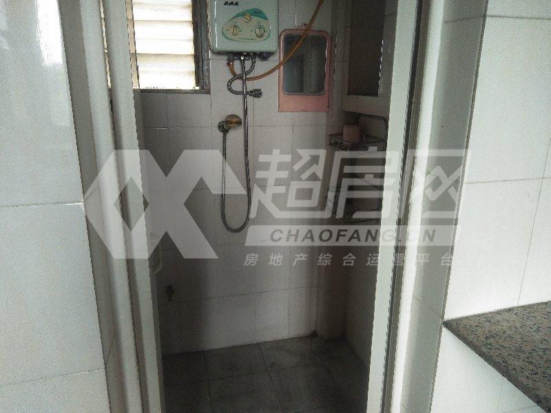 顺糖小区二手房厨房及卫生间
