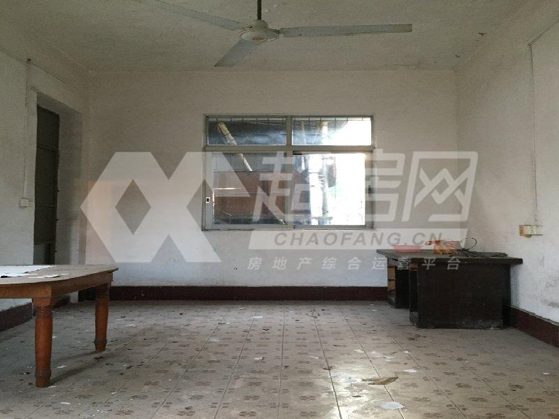 中区居委会二手房客厅