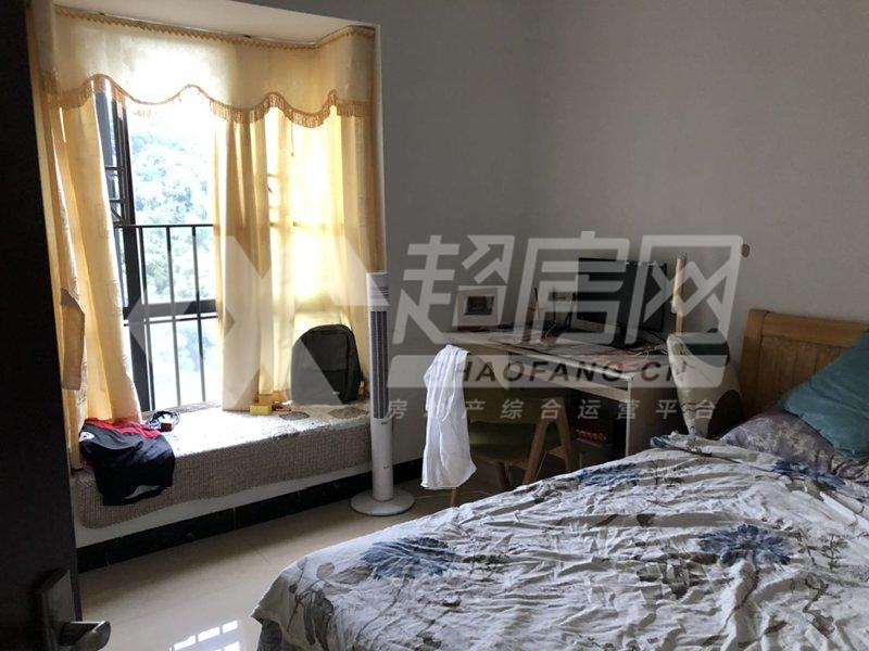御峰国际二手房卧室