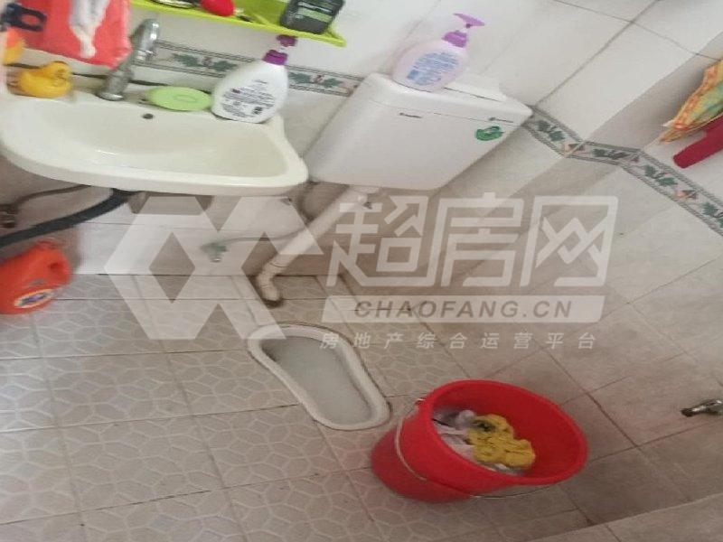 新时代中心二手房厨房及卫生间