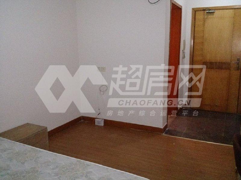 嘉宏台二手房客厅