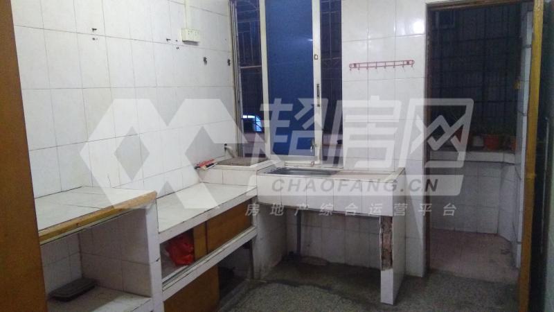 杏中教苑出租房厨房及卫生间