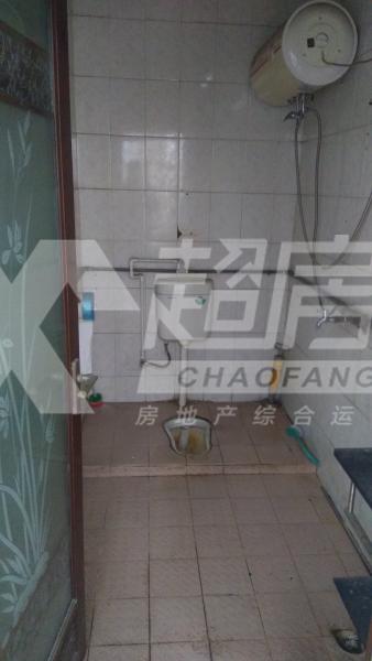 杏中教苑出租房厨房及卫生间