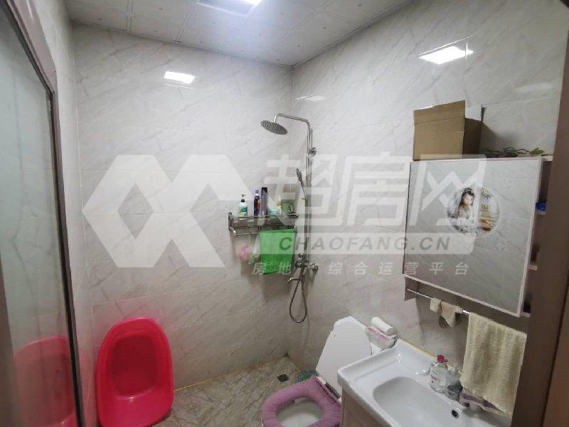 勒流翠景苑二手房厨房及卫生间
