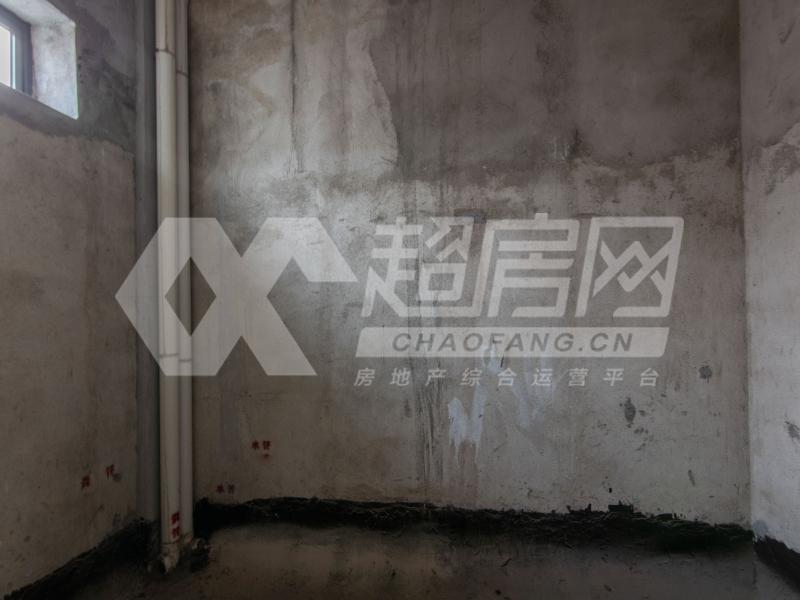 凯丽山庄二手房厨房及卫生间