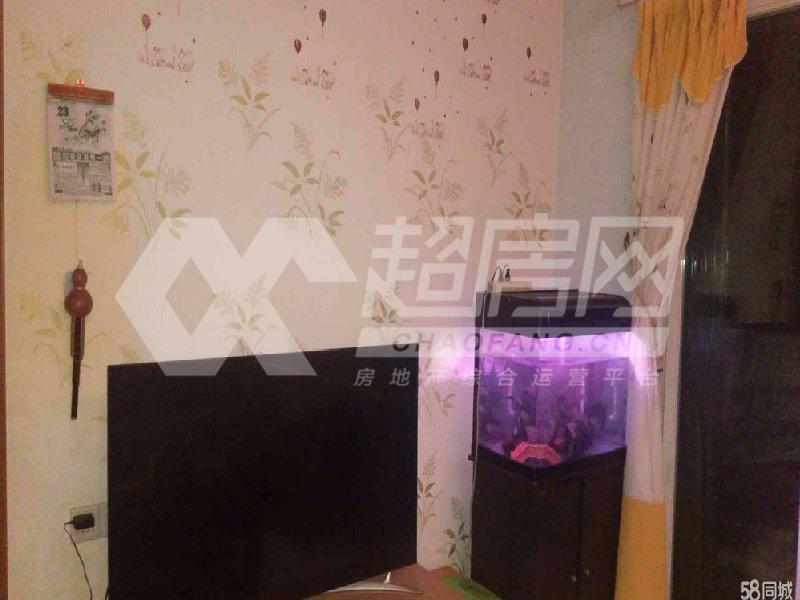 宝翠花园二手房卧室