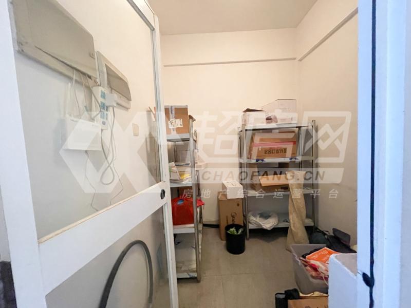 新基星河名居二手房厨房及卫生间