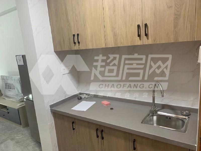 嘉仑台出租房厨房及卫生间