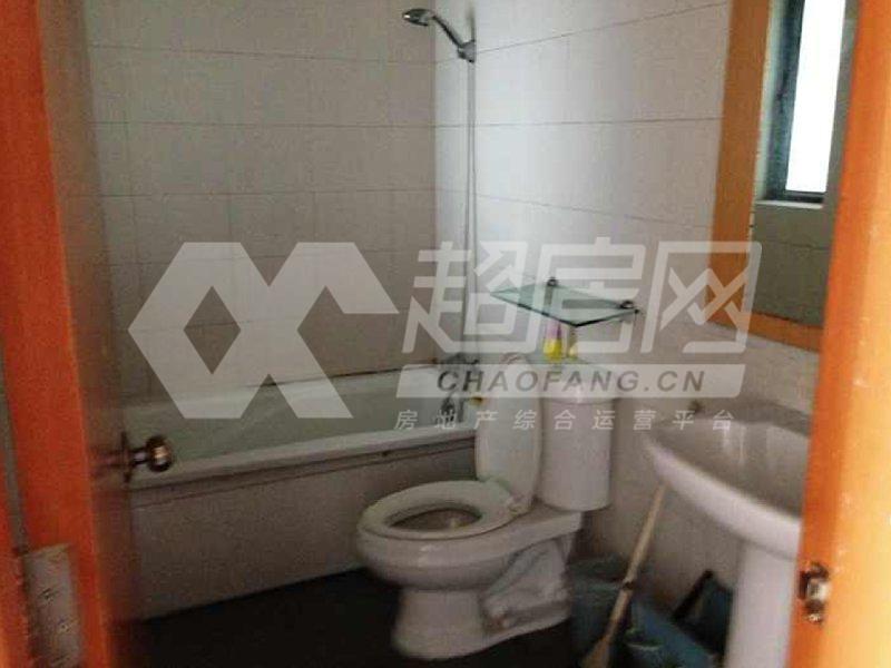 嘉仑台二手房客厅