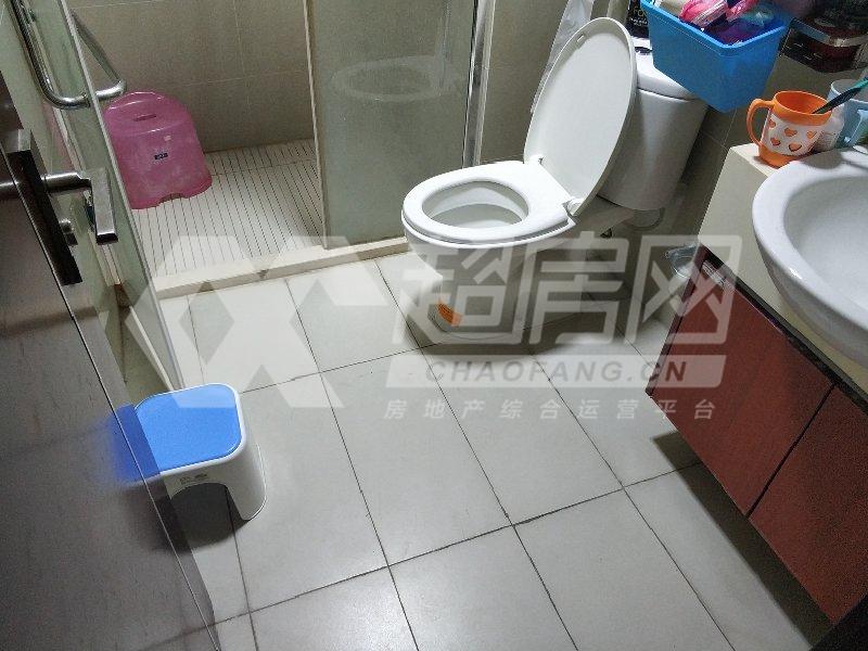 中博城果（汇盈苑）二手房厨房及卫生间