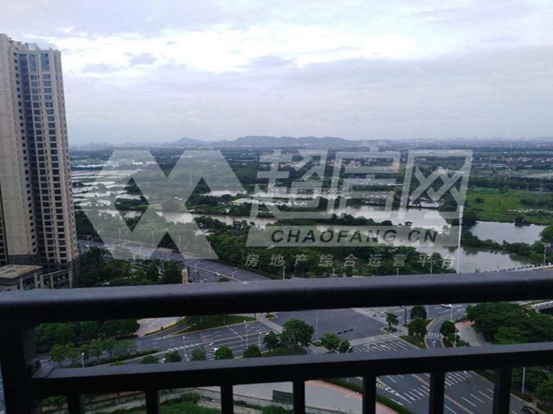 绿地中心（商住楼）二手房阳台
