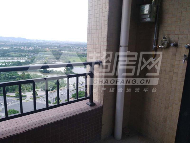 绿地中心（商住楼）二手房阳台