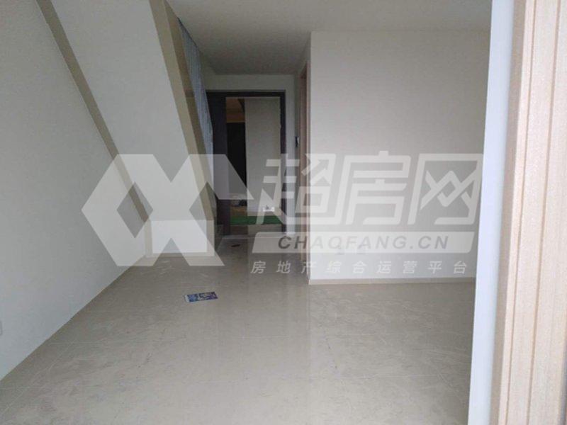 绿地中心（商住楼）二手房客厅