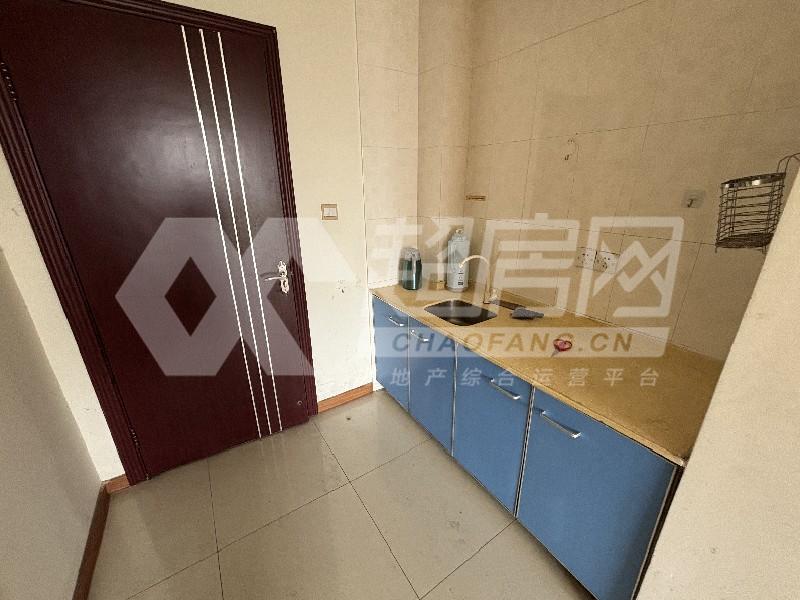 勒水名筑出租房厨房及卫生间