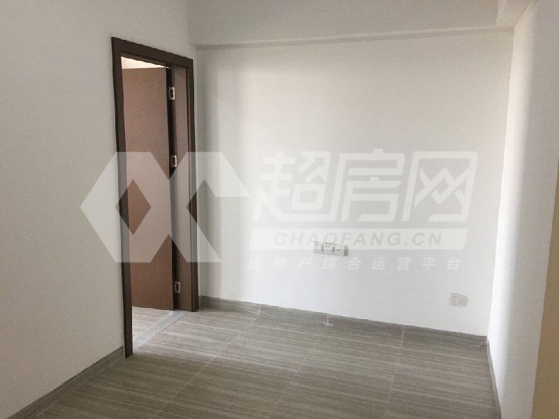 银钻广场二手房客厅