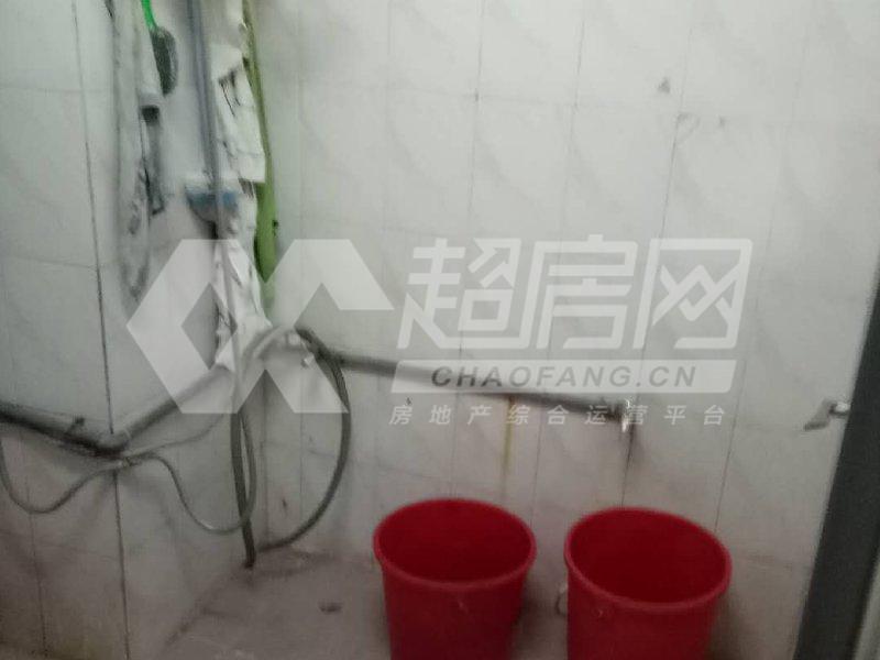 华发大厦二手房厨房及卫生间