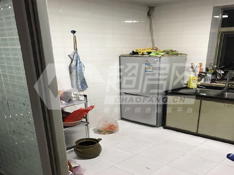 奥园华庭二手房厨房及卫生间