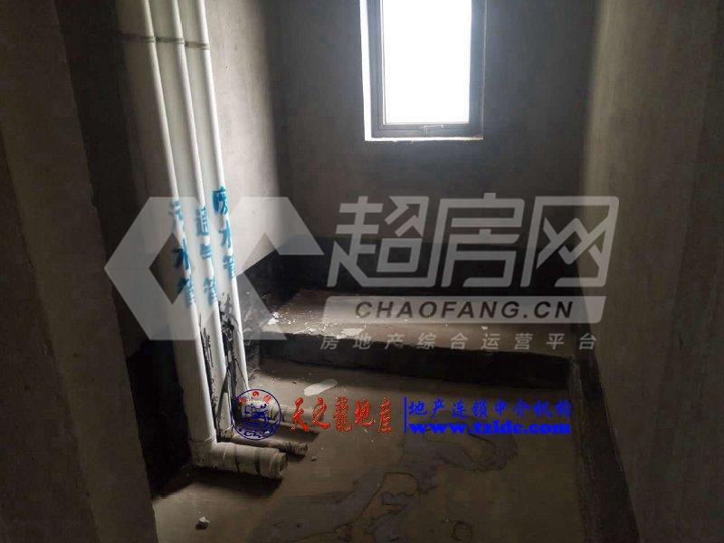 佳兆业君汇上品二手房厨房及卫生间