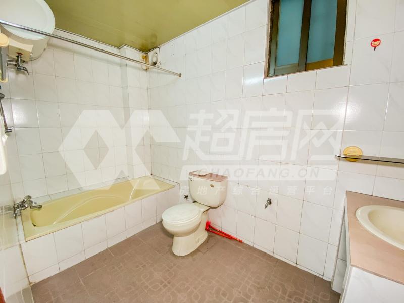 新桂楼出租房厨房及卫生间