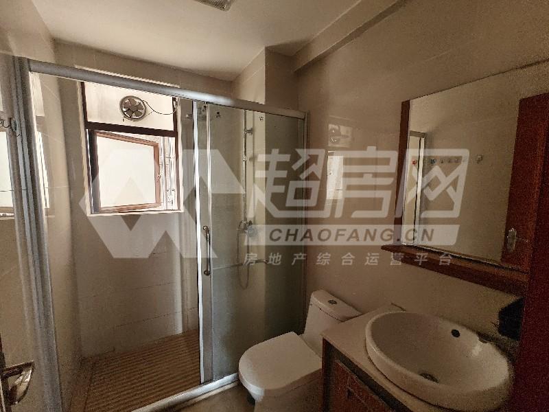 涛汇御河湾出租房厨房及卫生间