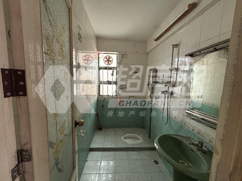 翠怡花园二手房厨房及卫生间