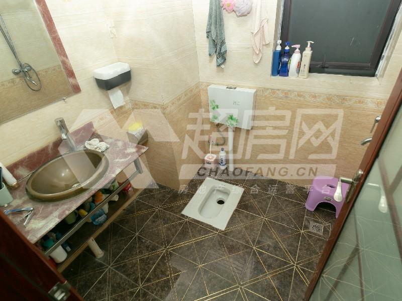 景悦名邸二手房厨房及卫生间