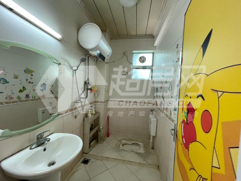 翠逸轩二手房厨房及卫生间