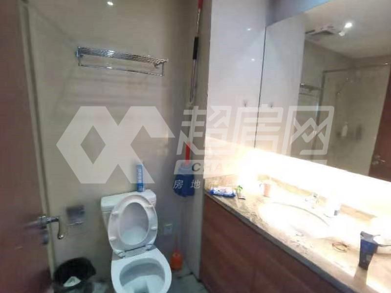 绿地国际花都二手房厨房及卫生间
