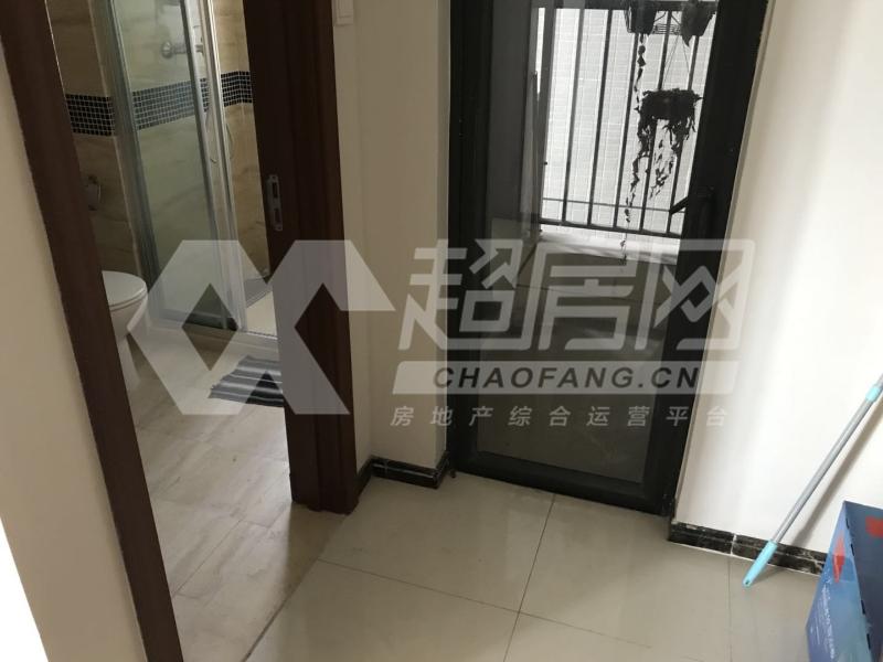 万科缤纷四季南区二手房露台