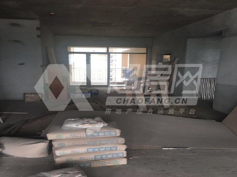 水悦云天二手房客厅
