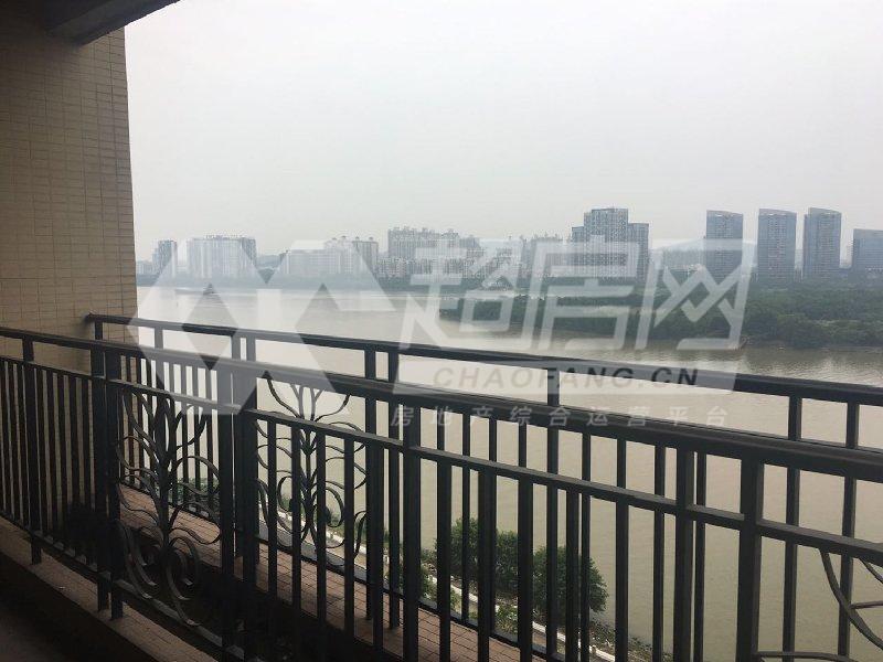水悦云天二手房阳台