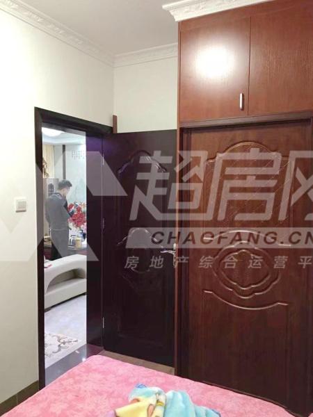 绿地尚品花园二手房卧室