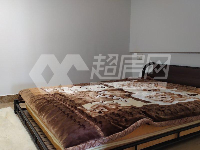 绿地中心（商住楼）出租房厨房及卫生间