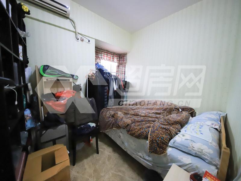 逸峻闲庭二手房卧室