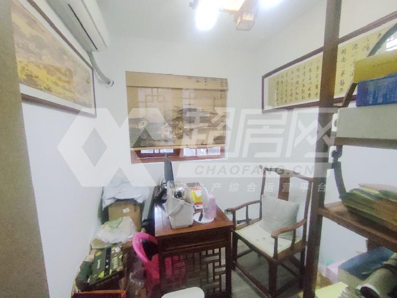 绿地尚品花园二手房卧室