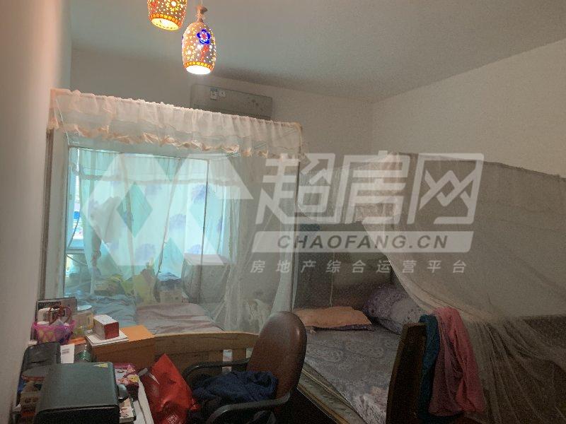 乐雅苑二手房卧室