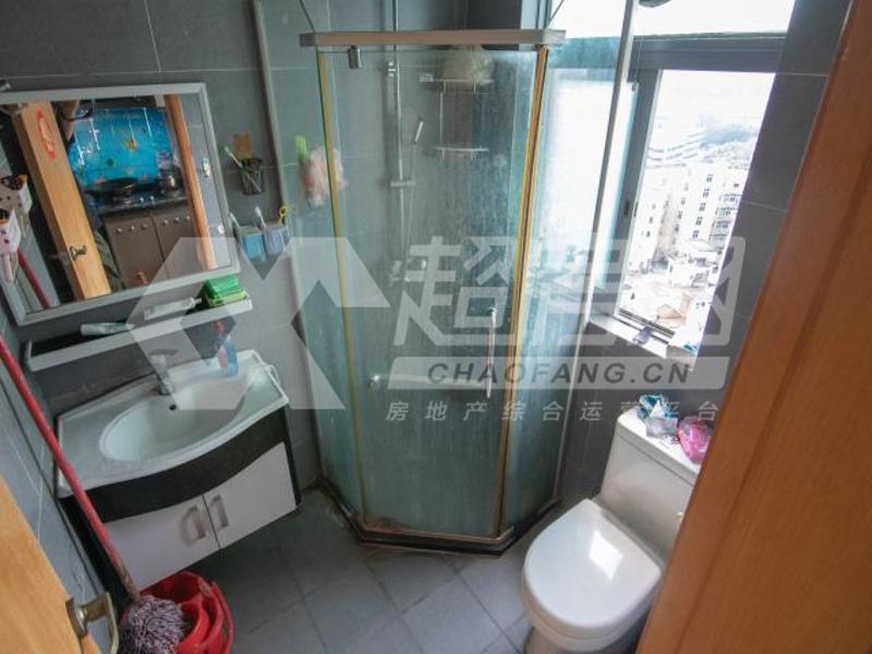 凤岭名都二手房厨房及卫生间