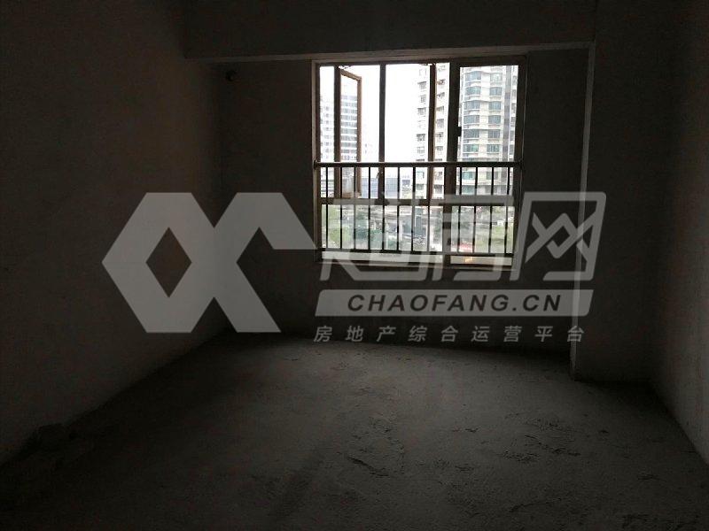 逸峻闲庭二手房客厅