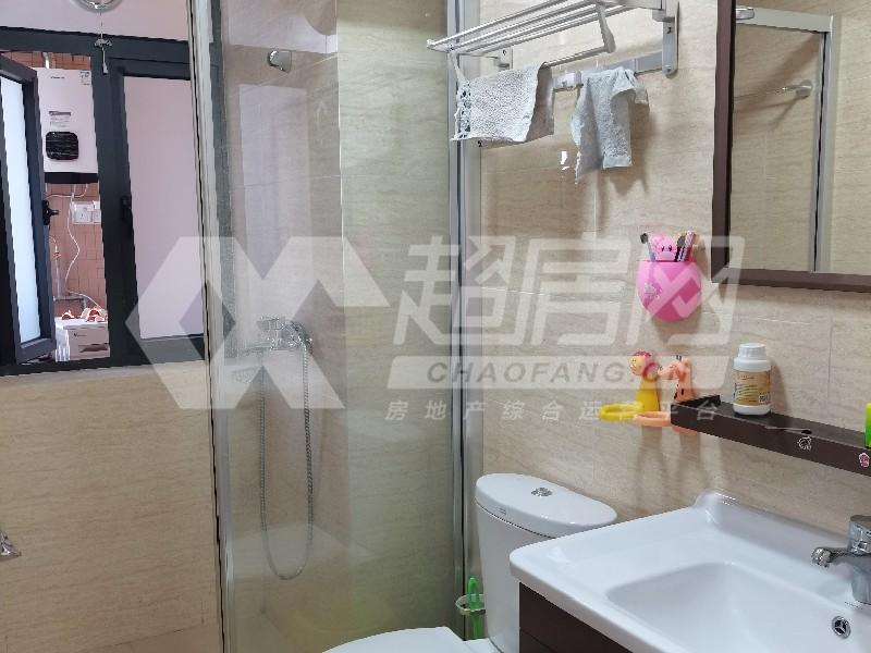 敏捷畔海御峰（B区）二手房厨房及卫生间