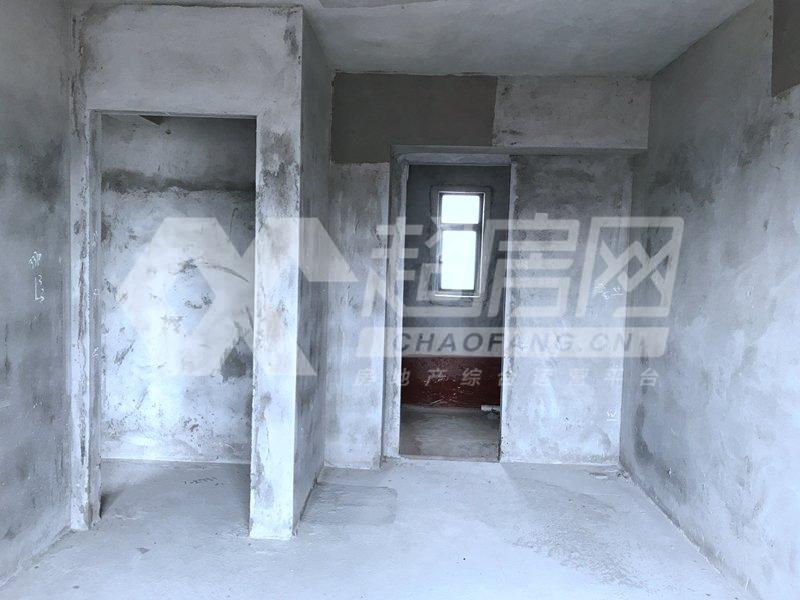 美的翰诚嘉园二手房客厅