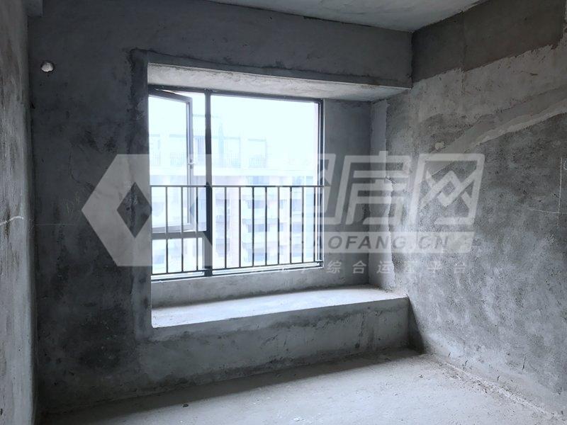 美的翰诚嘉园二手房卧室