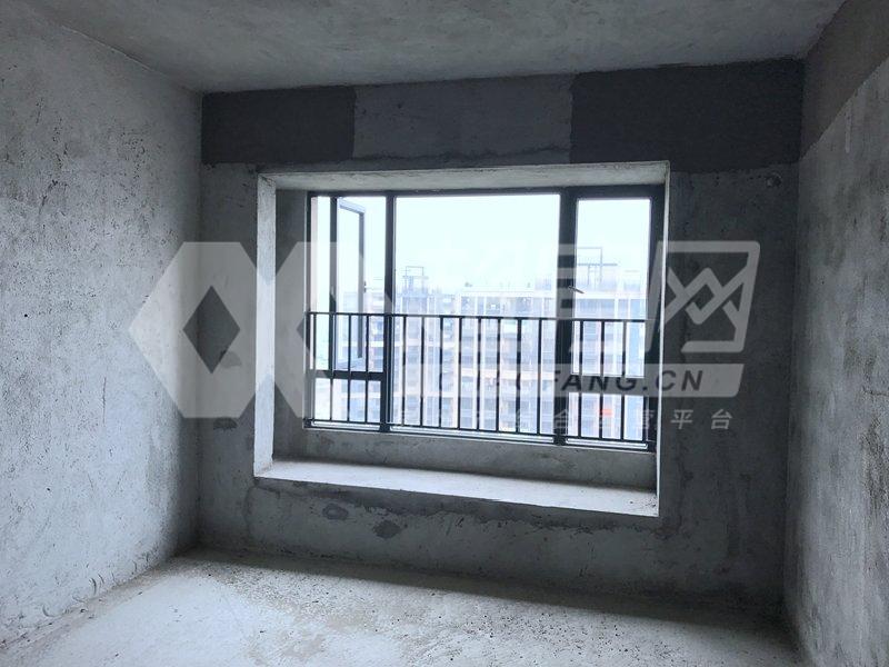 美的翰诚嘉园二手房卧室