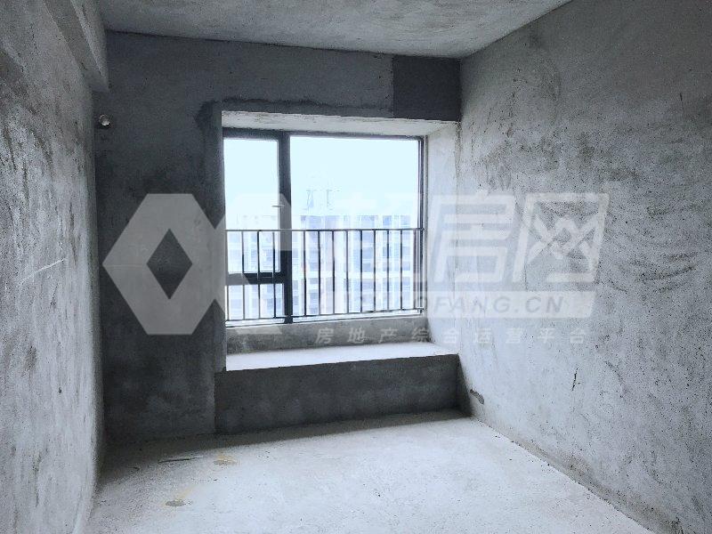美的翰诚嘉园二手房卧室